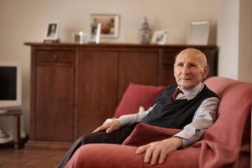 בכל גיל: כיצד להתמודד עם דירה של קשיש אגרן כפייתי?